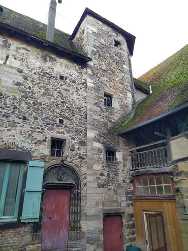 Immeuble a vendre Chantelle 03140 Allier 290 m2  195000 euros