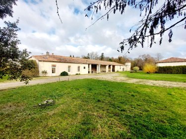 propriete a vendre Chambon 17290 Charente-Maritime 243 m2 8 pièces 457600 euros