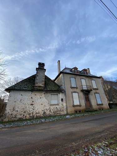 Maison a vendre Ally 15700 Cantal 260 m2  64660 euros
