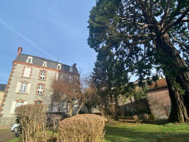 Immeuble a vendre Mauriac 15200 Cantal  307400 euros