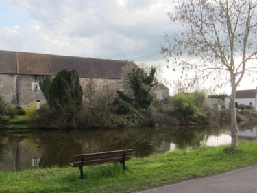 Immeuble a vendre Écuisses 71210 Saône-et-Loire 300 m2  26500 euros