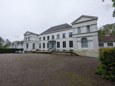 propriete a vendre Bergues 59380 Nord 1362 m2 20 pièces 927000 euros