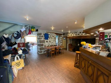 Fonds et murs commerciaux a vendre Le Falgoux 15380 Cantal  660000 euros