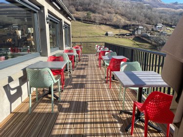 Fonds et murs commerciaux a vendre Le Falgoux 15380 Cantal  660000 euros