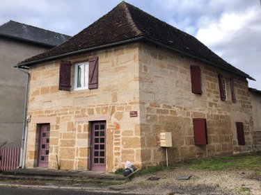 Immeuble a vendre Lacapelle-Marival 46120 Lot 177 m2  188400 euros