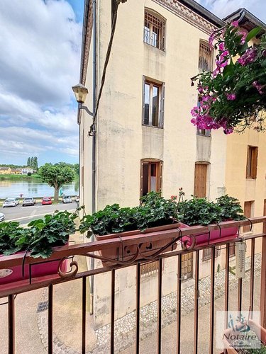 Immeuble a vendre Tournus 71700 Saône-et-Loire 114 m2  79000 euros