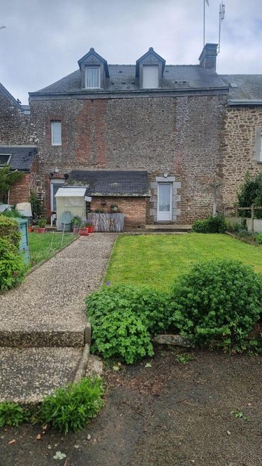 Immeuble a vendre Gorron 53120 Mayenne 120 m2  94920 euros