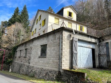 Immeuble a vendre Condat 15190 Cantal 344 m2  53000 euros