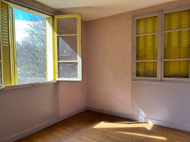 Immeuble a vendre Condat 15190 Cantal 344 m2  28000 euros