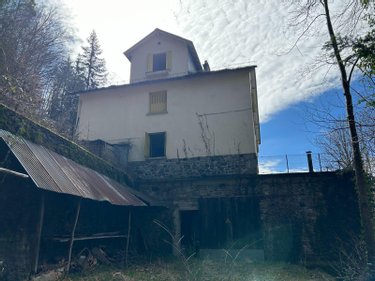 Immeuble a vendre Condat 15190 Cantal 344 m2  53000 euros