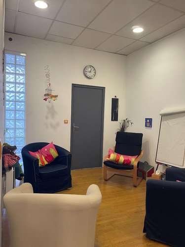 Fonds et murs commerciaux a vendre Caëstre 59190 Nord 102 m2  163000 euros