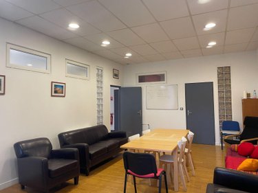 Fonds et murs commerciaux a vendre Caëstre 59190 Nord 102 m2  163000 euros