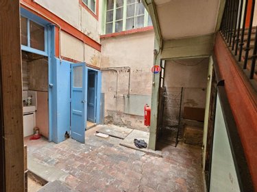Immeuble a vendre Saint-Amour 39160 Jura 238 m2  64800 euros