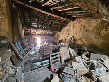 Immeuble a vendre Saint-Amour 39160 Jura 238 m2  49000 euros