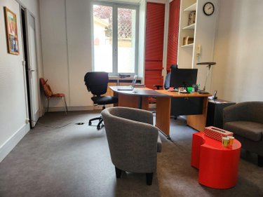 Location fonds et murs commerciaux Troyes 10000 Aube 101 m2  910 euros