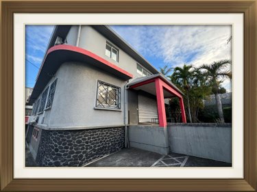 Immeuble a vendre Saint-Pierre 97410 Réunion 878 m2  2496000 euros