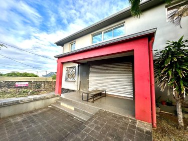 Immeuble a vendre Saint-Pierre 97410 Réunion 878 m2  2496000 euros