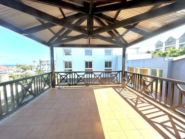 Immeuble a vendre Saint-Pierre 97410 Réunion 878 m2  2496000 euros