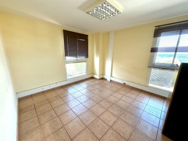 Immeuble a vendre Saint-Pierre 97410 Réunion 878 m2  2496000 euros