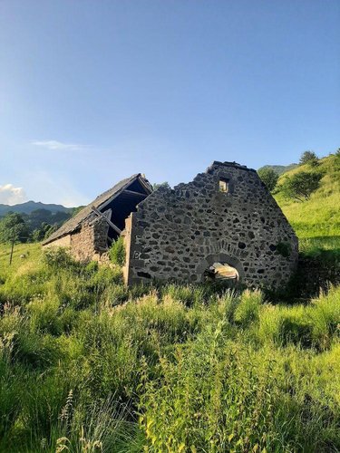 Maison a vendre Le Falgoux 15380 Cantal 400 m2  63600 euros