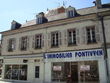 Immeuble a vendre Pontivy 56300 Morbihan 81 m2  157000 euros