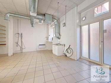 Fonds et murs commerciaux a vendre Tournus 71700 Saône-et-Loire 56 m2  59000 euros