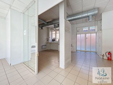 Fonds et murs commerciaux a vendre Tournus 71700 Saône-et-Loire 56 m2  59000 euros