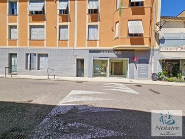 Fonds et murs commerciaux a vendre Tournus 71700 Saône-et-Loire 56 m2  59000 euros