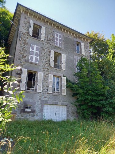 Maison a vendre Vic-sur-Cère 15800 Cantal 216 m2 7 pièces 28000 euros