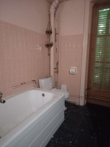 Maison a vendre Vic-sur-Cère 15800 Cantal 216 m2 7 pièces 28000 euros