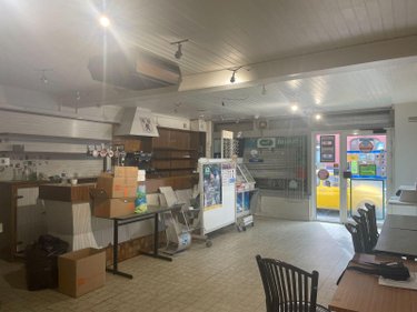 Fonds et murs commerciaux a vendre Bailleul 59270 Nord 196 m2  271000 euros