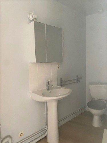 Location appartement Avallon 89200 Yonne 33 m2 2 pièces 400 euros