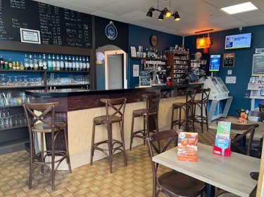 Fonds et murs commerciaux a vendre Lavenay 72310 Sarthe  54000 euros