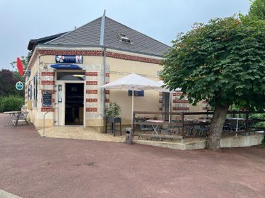 Fonds et murs commerciaux a vendre Lavenay 72310 Sarthe  54000 euros