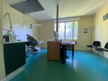 Fonds et murs commerciaux a vendre Libourne 33500 Gironde 131 m2  330750 euros