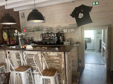 Fonds et murs commerciaux a vendre Écommoy 72220 Sarthe  159000 euros