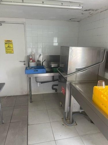Fonds et murs commerciaux a vendre Écommoy 72220 Sarthe  137800 euros