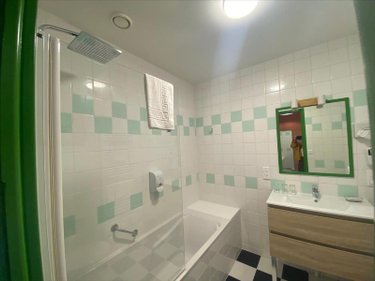 Fonds et murs commerciaux a vendre Arc-en-Barrois 52210 Haute-Marne 300 m2  212000 euros