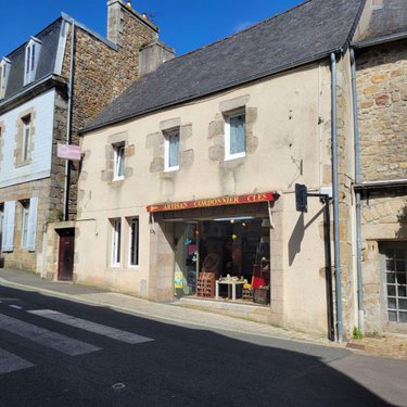 Immeuble a vendre Saint-Pol-de-Léon 29250 Finistère 149 m2  193200 euros