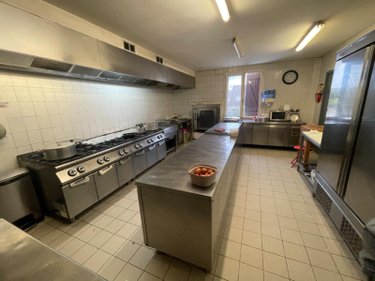 Fonds et murs commerciaux a vendre Thiverny 60160 Oise 370 m2  245000 euros
