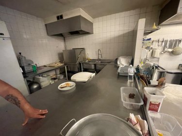 Fonds et murs commerciaux a vendre Thiverny 60160 Oise 370 m2  245000 euros