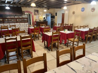Fonds et murs commerciaux a vendre Thiverny 60160 Oise 370 m2  245000 euros