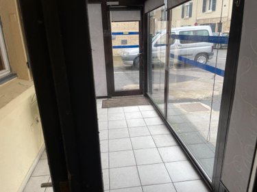 Fonds et murs commerciaux a vendre Thiverny 60160 Oise 370 m2  245000 euros