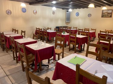 Fonds et murs commerciaux a vendre Thiverny 60160 Oise 370 m2  245000 euros