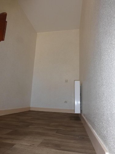 Location appartement Cluny 71250 Saône-et-Loire 15 m2  350 euros