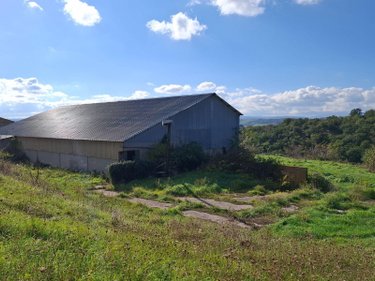 Bien agricole a vendre Orbeil 63500 Puy-de-Dôme  92000 euros