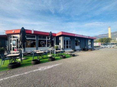 Fonds et murs commerciaux a vendre Chambéry 73000 Savoie  1840000 euros