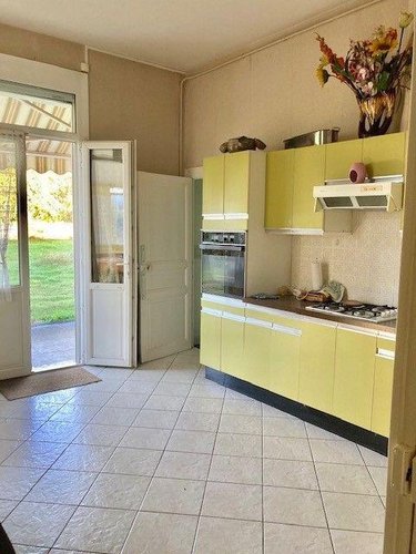 propriete a vendre Guécélard 72230 Sarthe 221 m2 12 pièces 209000 euros