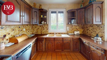 Maison a vendre Arpajon-sur-Cère 15130 Cantal 145 m2 7 pièces 253200 euros