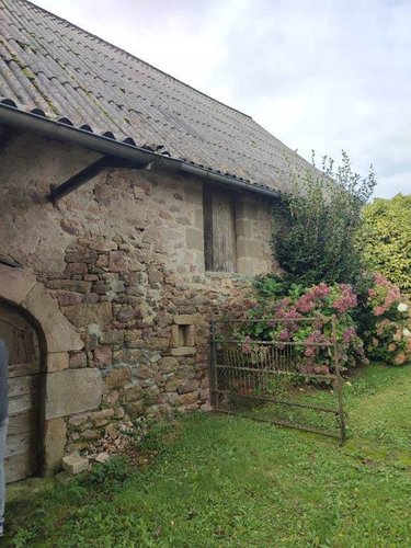 Maison a vendre Montvert 15150 Cantal 127 m2  116600 euros